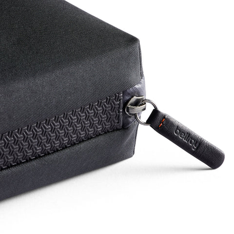 Carryology Essentials Tech Carry Kit